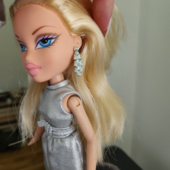 Sun Kissed Colour Changing Cloe - Picture 2 of 11